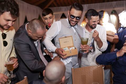 casamento-casar-cerimonia-make-noiva-noivo-vestido-terno-maquiagem-buque-vestido-daniel-custodio-fotografo-fotos-chacara-po-do-sol-uberlandia-minas-madrinha-padrinho-carro-lua-de-mel-banda-wedding-buffet-cerimonial-louge-brinde-doce-psita-dj-pista-love'