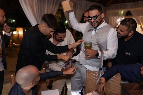 casamento-casar-cerimonia-make-noiva-noivo-vestido-terno-maquiagem-buque-vestido-daniel-custodio-fotografo-fotos-chacara-po-do-sol-uberlandia-minas-madrinha-padrinho-carro-lua-de-mel-banda-wedding-buffet-cerimonial-louge-brinde-doce-psita-dj-pista-love'