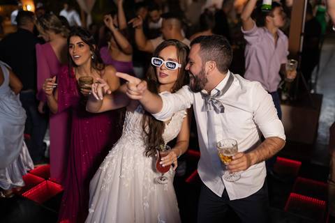 casamento-casar-cerimonia-make-noiva-noivo-vestido-terno-maquiagem-buque-vestido-daniel-custodio-fotografo-fotos-chacara-po-do-sol-uberlandia-minas-madrinha-padrinho-carro-lua-de-mel-banda-wedding-buffet-cerimonial-louge-brinde-doce-psita-dj-pista-love'