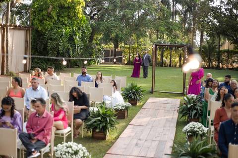 casamento-casar-cerimonia-make-noiva-noivo-vestido-terno-maquiagem-buque-vestido-daniel-custodio-fotografo-fotos-chacara-po-do-sol-uberlandia-minas-madrinha-padrinho-carro-lua-de-mel-banda-wedding-buffet-cerimonial-louge-brinde-doce-psita-dj-pista-love'