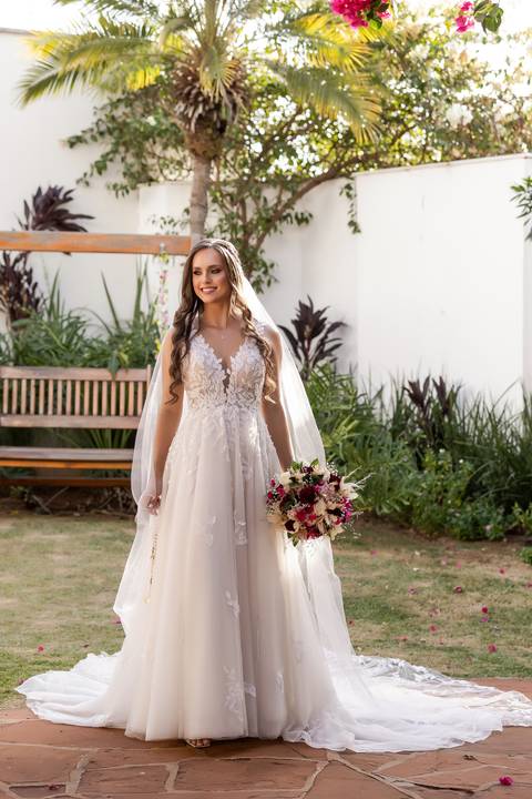casamento-casar-cerimonia-make-noiva-noivo-vestido-terno-maquiagem-buque-vestido-daniel-custodio-fotografo-fotos-chacara-po-do-sol-uberlandia-minas-madrinha-padrinho-carro-lua-de-mel-banda-wedding-buffet-cerimonial-louge-brinde-doce-psita-dj-pista-love'
