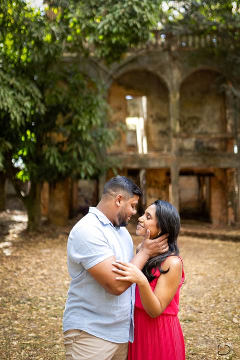 pre-wedding-ensaio-fotos-fotografias-casar-casal-noiva-noivo-daniel-custodio-uberlandia-make-off-madrinha-padrinho-igreja-chacara-buque-araxa-por-do-sol-fotografias-buffet-banda-dj-amor-love-maquiagem-buffet-salão-de-festa-minas-gerias-brasil-pista-terno'