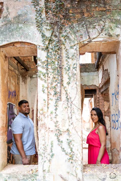 pre-wedding-ensaio-fotos-fotografias-casar-casal-noiva-noivo-daniel-custodio-uberlandia-make-off-madrinha-padrinho-igreja-chacara-buque-araxa-por-do-sol-fotografias-buffet-banda-dj-amor-love-maquiagem-buffet-salão-de-festa-minas-gerias-brasil-pista-terno'