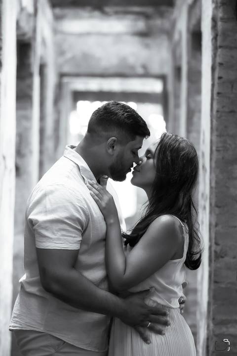 pre-wedding-ensaio-fotos-fotografias-casar-casal-noiva-noivo-daniel-custodio-uberlandia-make-off-madrinha-padrinho-igreja-chacara-buque-araxa-por-do-sol-fotografias-buffet-banda-dj-amor-love-maquiagem-buffet-salão-de-festa-minas-gerias-brasil-pista-terno'