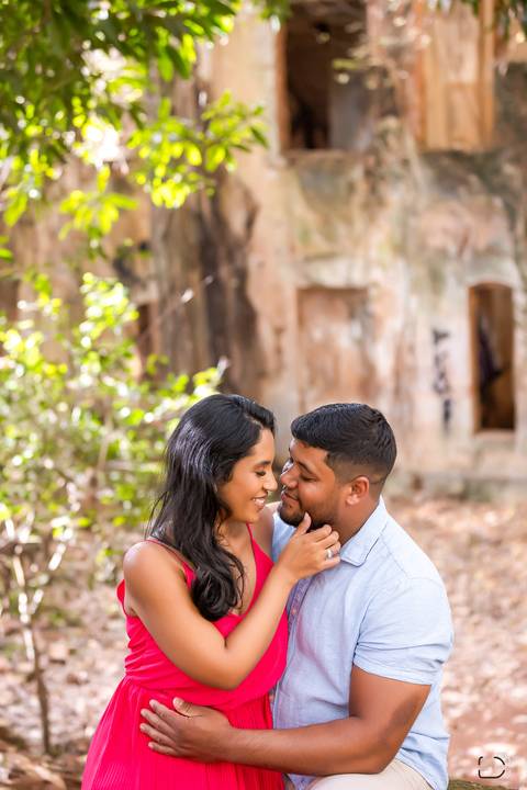 pre-wedding-ensaio-fotos-fotografias-casar-casal-noiva-noivo-daniel-custodio-uberlandia-make-off-madrinha-padrinho-igreja-chacara-buque-araxa-por-do-sol-fotografias-buffet-banda-dj-amor-love-maquiagem-buffet-salão-de-festa-minas-gerias-brasil-pista-terno'
