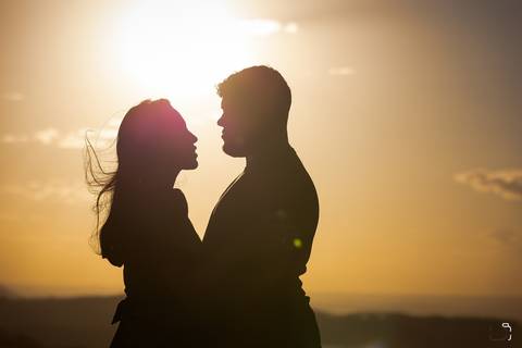 pre-wedding-ensaio-fotos-fotografias-casar-casal-noiva-noivo-daniel-custodio-uberlandia-make-off-madrinha-padrinho-igreja-chacara-buque-araxa-por-do-sol-fotografias-buffet-banda-dj-amor-love-maquiagem-buffet-salão-de-festa-minas-gerias-brasil-pista-terno'