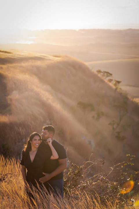 pre-wedding-ensaio-fotos-fotografias-casar-casal-noiva-noivo-daniel-custodio-uberlandia-make-off-madrinha-padrinho-igreja-chacara-buque-araxa-por-do-sol-fotografias-buffet-banda-dj-amor-love-maquiagem-buffet-salão-de-festa-minas-gerias-brasil-pista-terno'