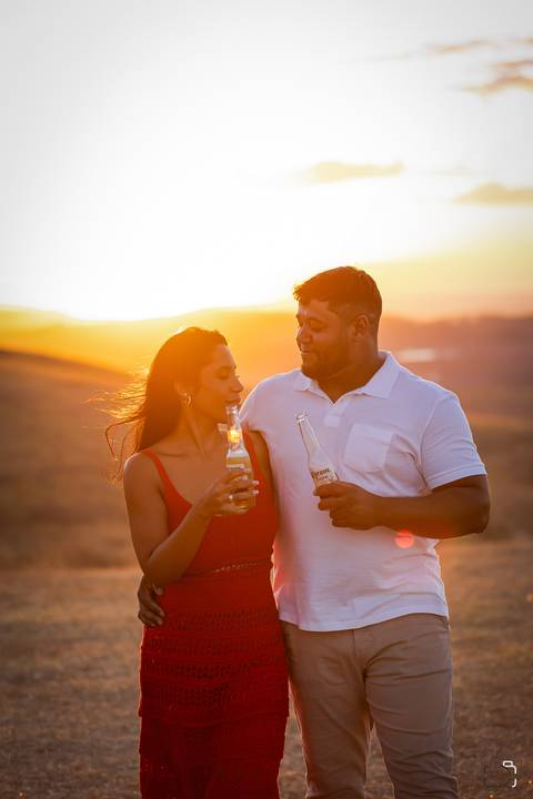 pre-wedding-ensaio-fotos-fotografias-casar-casal-noiva-noivo-daniel-custodio-uberlandia-make-off-madrinha-padrinho-igreja-chacara-buque-araxa-por-do-sol-fotografias-buffet-banda-dj-amor-love-maquiagem-buffet-salão-de-festa-minas-gerias-brasil-pista-terno'