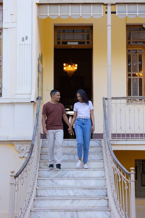 pre-wedding-ensaio-casal-casar-foto-fotografias-casamento-fotografo-em-uberlandia-daniel-custodio-uberlandia-minas-gerias-centro-cidade-parque-una-por-do-sol-igreja-maria-de-voz-vestido-terno-cerimonia-cerimonial-dj-buffet-banda-amor-love-madrinha-paje'