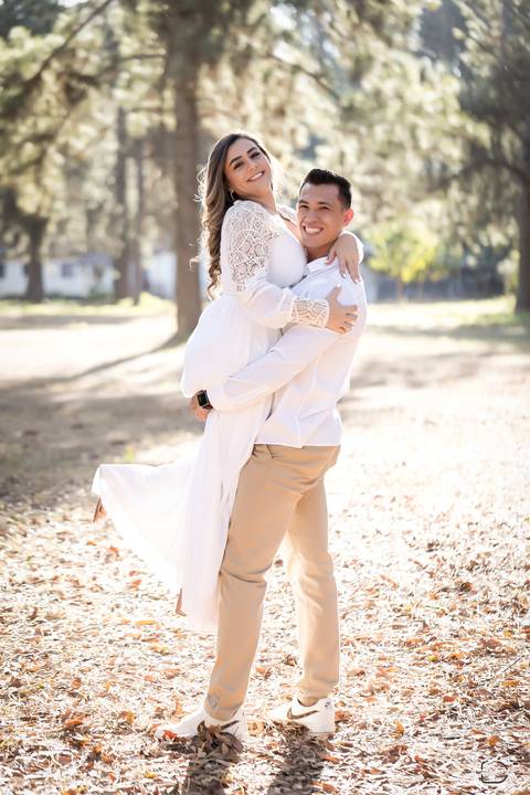 pre-wedding-ensaio-foto-fotografias-floresta-do-lobo-fotografo-daniel-custodio-uberlandia-minas-gerais-casar-casamento-cerimonial-noiva-noivo-padrinho-madrinha-dama-paje-buffet-dj-make-vestido-terno-amor-aliança-cartorio-civil-igreja-chacara-por-do-sol-'