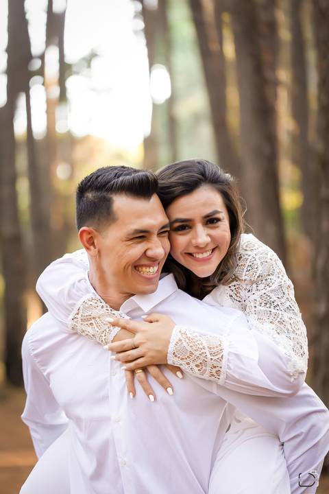 pre-wedding-ensaio-foto-fotografias-floresta-do-lobo-fotografo-daniel-custodio-uberlandia-minas-gerais-casar-casamento-cerimonial-noiva-noivo-padrinho-madrinha-dama-paje-buffet-dj-make-vestido-terno-amor-aliança-cartorio-civil-igreja-chacara-por-do-sol-'