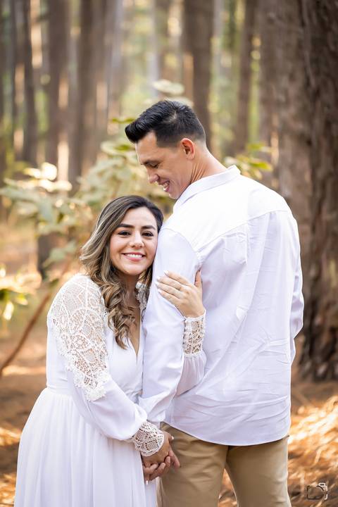 pre-wedding-ensaio-foto-fotografias-floresta-do-lobo-fotografo-daniel-custodio-uberlandia-minas-gerais-casar-casamento-cerimonial-noiva-noivo-padrinho-madrinha-dama-paje-buffet-dj-make-vestido-terno-amor-aliança-cartorio-civil-igreja-chacara-por-do-sol-'