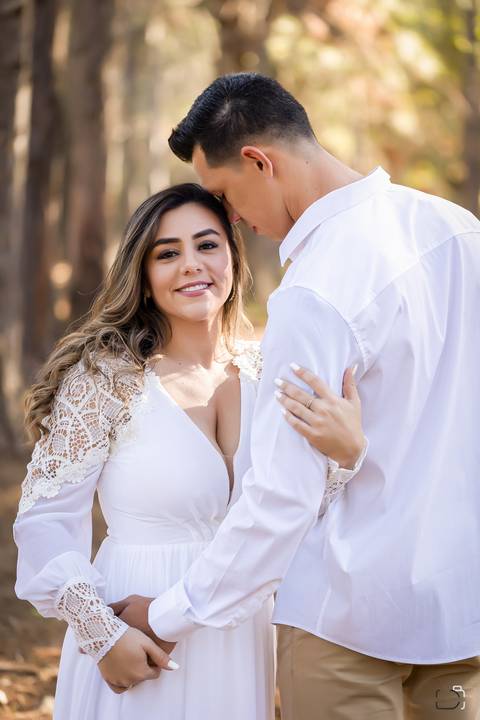 pre-wedding-ensaio-foto-fotografias-floresta-do-lobo-fotografo-daniel-custodio-uberlandia-minas-gerais-casar-casamento-cerimonial-noiva-noivo-padrinho-madrinha-dama-paje-buffet-dj-make-vestido-terno-amor-aliança-cartorio-civil-igreja-chacara-por-do-sol-'