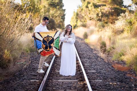 pre-wedding-ensaio-foto-fotografias-floresta-do-lobo-fotografo-daniel-custodio-uberlandia-minas-gerais-casar-casamento-cerimonial-noiva-noivo-padrinho-madrinha-dama-paje-buffet-dj-make-vestido-terno-amor-aliança-cartorio-civil-igreja-chacara-por-do-sol-'