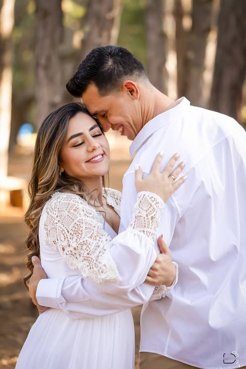 pre-wedding-ensaio-foto-fotografias-floresta-do-lobo-fotografo-daniel-custodio-uberlandia-minas-gerais-casar-casamento-cerimonial-noiva-noivo-padrinho-madrinha-dama-paje-buffet-dj-make-vestido-terno-amor-aliança-cartorio-civil-igreja-chacara-por-do-sol-'