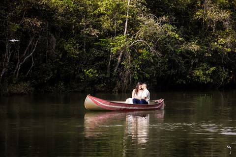 pre-wedding-ensaio-casal-casar-foto-fotografias-casamento-fotografo-em-uberlandia-daniel-custodio-uberlandia-minas-gerias-centro-cidade-parque-una-por-do-sol-igreja-maria-de-voz-vestido-terno-cerimonia-cerimonial-dj-buffet-banda-amor-love-madrinha-paje'