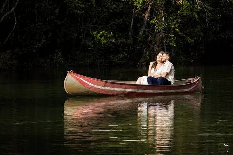 pre-wedding-ensaio-casal-casar-foto-fotografias-casamento-fotografo-em-uberlandia-daniel-custodio-uberlandia-minas-gerias-centro-cidade-parque-una-por-do-sol-igreja-maria-de-voz-vestido-terno-cerimonia-cerimonial-dj-buffet-banda-amor-love-madrinha-paje'