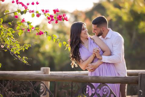 pre-wedding-ensaio-casal-casar-foto-fotografias-casamento-fotografo-em-uberlandia-daniel-custodio-uberlandia-minas-gerias-centro-cidade-parque-una-por-do-sol-igreja-maria-de-voz-vestido-terno-cerimonia-cerimonial-dj-buffet-banda-amor-love-madrinha-paje'