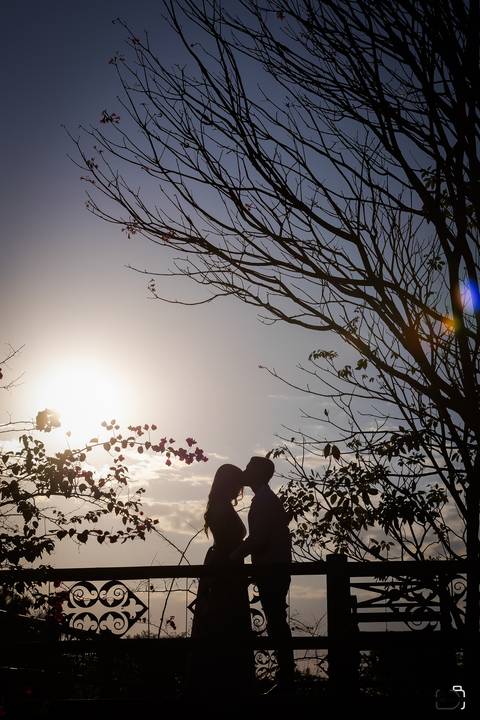 pre-wedding-ensaio-casal-casar-foto-fotografias-casamento-fotografo-em-uberlandia-daniel-custodio-uberlandia-minas-gerias-centro-cidade-parque-una-por-do-sol-igreja-maria-de-voz-vestido-terno-cerimonia-cerimonial-dj-buffet-banda-amor-love-madrinha-paje'