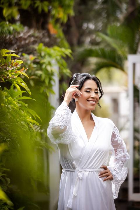 casamento-casar-noiva-make-vestido-buque-brinde-madrinha-dama-rainha-amor-fotografia-de-casamento-noivo-padrinho-chacara-love-cerimonial-igreja-por-do-sol-fotografo-fotos-dj-buffet-dança-uberlandia-minas-gerais-aliança-anel-banda-bar-buffet-buque-paixao- '