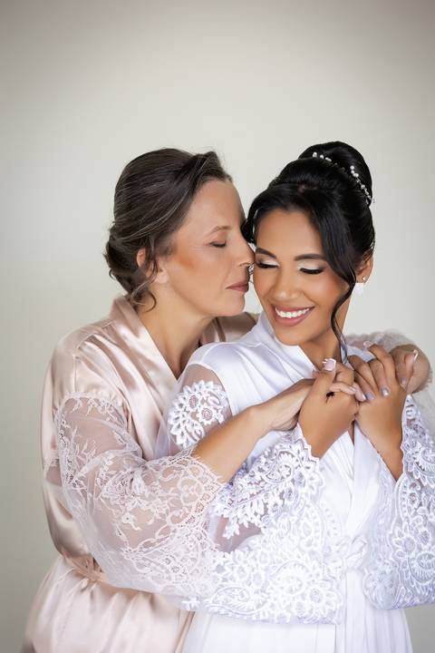 casamento-casar-noiva-make-vestido-buque-brinde-madrinha-dama-rainha-amor-fotografia-de-casamento-noivo-padrinho-chacara-love-cerimonial-igreja-por-do-sol-fotografo-fotos-dj-buffet-dança-uberlandia-minas-gerais-aliança-anel-banda-bar-buffet-buque-paixao- '