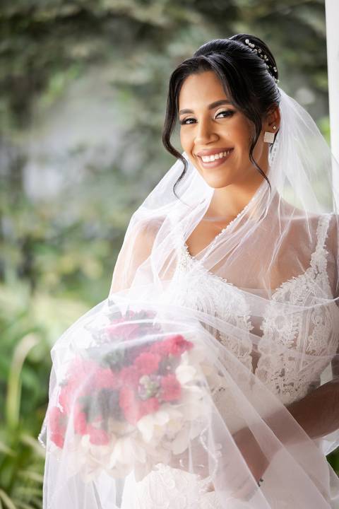 casamento-casar-noiva-make-vestido-buque-brinde-madrinha-dama-rainha-amor-fotografia-de-casamento-noivo-padrinho-chacara-love-cerimonial-igreja-por-do-sol-fotografo-fotos-dj-buffet-dança-uberlandia-minas-gerais-aliança-anel-banda-bar-buffet-buque-paixao- '