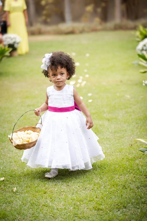 casamento-casar-noiva-make-vestido-buque-brinde-madrinha-dama-rainha-amor-fotografia-de-casamento-noivo-padrinho-chacara-love-cerimonial-igreja-por-do-sol-fotografo-fotos-dj-buffet-dança-uberlandia-minas-gerais-aliança-anel-banda-bar-buffet-buque-paixao- '