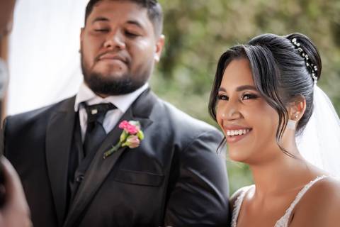 casamento-casar-noiva-make-vestido-buque-brinde-madrinha-dama-rainha-amor-fotografia-de-casamento-noivo-padrinho-chacara-love-cerimonial-igreja-por-do-sol-fotografo-fotos-dj-buffet-dança-uberlandia-minas-gerais-aliança-anel-banda-bar-buffet-buque-paixao- '