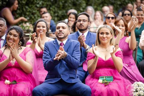 casamento-casar-noiva-make-vestido-buque-brinde-madrinha-dama-rainha-amor-fotografia-de-casamento-noivo-padrinho-chacara-love-cerimonial-igreja-por-do-sol-fotografo-fotos-dj-buffet-dança-uberlandia-minas-gerais-aliança-anel-banda-bar-buffet-buque-paixao- '