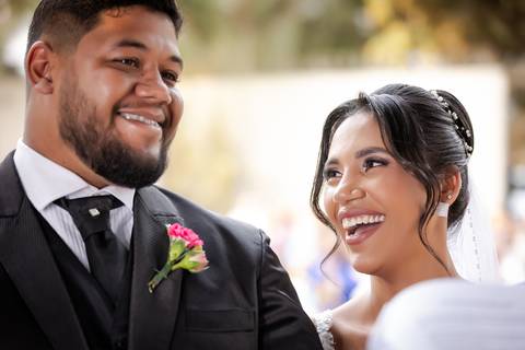 casamento-casar-noiva-make-vestido-buque-brinde-madrinha-dama-rainha-amor-fotografia-de-casamento-noivo-padrinho-chacara-love-cerimonial-igreja-por-do-sol-fotografo-fotos-dj-buffet-dança-uberlandia-minas-gerais-aliança-anel-banda-bar-buffet-buque-paixao- '