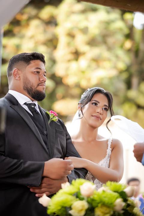 casamento-casar-noiva-make-vestido-buque-brinde-madrinha-dama-rainha-amor-fotografia-de-casamento-noivo-padrinho-chacara-love-cerimonial-igreja-por-do-sol-fotografo-fotos-dj-buffet-dança-uberlandia-minas-gerais-aliança-anel-banda-bar-buffet-buque-paixao- '