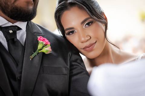 casamento-casar-noiva-make-vestido-buque-brinde-madrinha-dama-rainha-amor-fotografia-de-casamento-noivo-padrinho-chacara-love-cerimonial-igreja-por-do-sol-fotografo-fotos-dj-buffet-dança-uberlandia-minas-gerais-aliança-anel-banda-bar-buffet-buque-paixao- '
