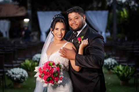 casamento-casar-noiva-make-vestido-buque-brinde-madrinha-dama-rainha-amor-fotografia-de-casamento-noivo-padrinho-chacara-love-cerimonial-igreja-por-do-sol-fotografo-fotos-dj-buffet-dança-uberlandia-minas-gerais-aliança-anel-banda-bar-buffet-buque-paixao- '