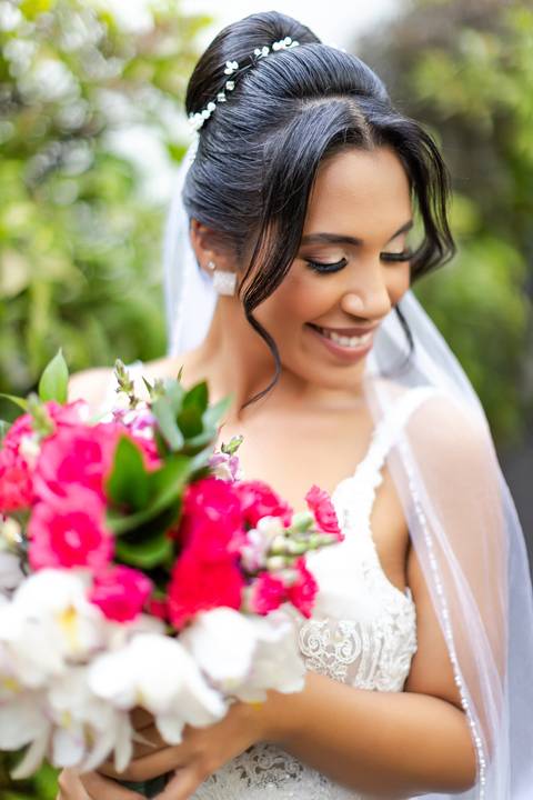 casamento-casar-noiva-make-vestido-buque-brinde-madrinha-dama-rainha-amor-fotografia-de-casamento-noivo-padrinho-chacara-love-cerimonial-igreja-por-do-sol-fotografo-fotos-dj-buffet-dança-uberlandia-minas-gerais-aliança-anel-banda-bar-buffet-buque-paixao- '
