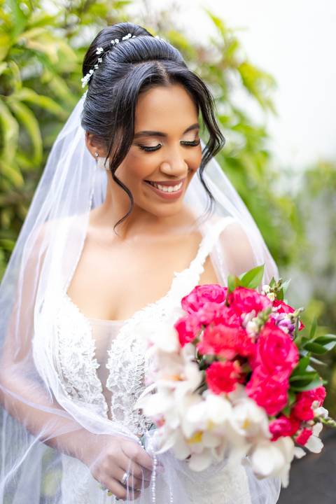 casamento-casar-noiva-make-vestido-buque-brinde-madrinha-dama-rainha-amor-fotografia-de-casamento-noivo-padrinho-chacara-love-cerimonial-igreja-por-do-sol-fotografo-fotos-dj-buffet-dança-uberlandia-minas-gerais-aliança-anel-banda-bar-buffet-buque-paixao- '