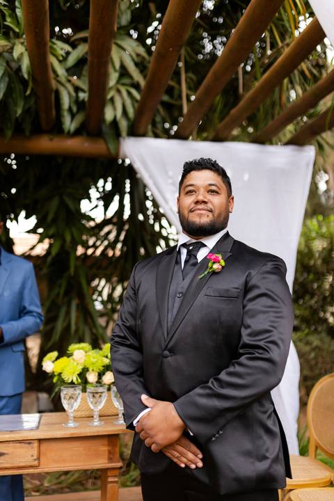 casamento-casar-noiva-make-vestido-buque-brinde-madrinha-dama-rainha-amor-fotografia-de-casamento-noivo-padrinho-chacara-love-cerimonial-igreja-por-do-sol-fotografo-fotos-dj-buffet-dança-uberlandia-minas-gerais-aliança-anel-banda-bar-buffet-buque-paixao- '