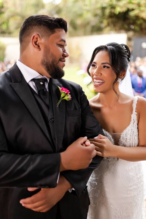 casamento-casar-noiva-make-vestido-buque-brinde-madrinha-dama-rainha-amor-fotografia-de-casamento-noivo-padrinho-chacara-love-cerimonial-igreja-por-do-sol-fotografo-fotos-dj-buffet-dança-uberlandia-minas-gerais-aliança-anel-banda-bar-buffet-buque-paixao- '