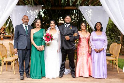 casamento-casar-noiva-make-vestido-buque-brinde-madrinha-dama-rainha-amor-fotografia-de-casamento-noivo-padrinho-chacara-love-cerimonial-igreja-por-do-sol-fotografo-fotos-dj-buffet-dança-uberlandia-minas-gerais-aliança-anel-banda-bar-buffet-buque-paixao- '