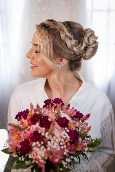 casar-noiva-vestido-make-cabelo-maquiagem-buque-madrinha-brinde-fotografo-fotos-fotografias-buque-aliança-civil-igreja-chacara-buffet-dança-banda-dj-por-do-sol-dama-drone-uberlandia-minas-gerais-amor-love-momento-unico-video-filmagem-mae-pai-filho-veio-oi'