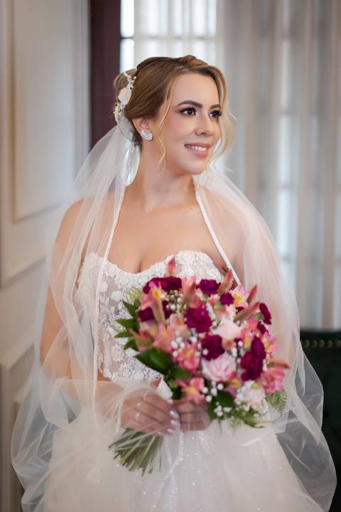 casar-noiva-vestido-make-cabelo-maquiagem-buque-madrinha-brinde-fotografo-fotos-fotografias-buque-aliança-civil-igreja-chacara-buffet-dança-banda-dj-por-do-sol-dama-drone-uberlandia-minas-gerais-amor-love-momento-unico-video-filmagem-mae-pai-filho-veio-oi'