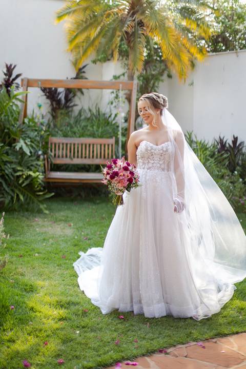 casar-noiva-vestido-make-cabelo-maquiagem-buque-madrinha-brinde-fotografo-fotos-fotografias-buque-aliança-civil-igreja-chacara-buffet-dança-banda-dj-por-do-sol-dama-drone-uberlandia-minas-gerais-amor-love-momento-unico-video-filmagem-mae-pai-filho-veio-oi'