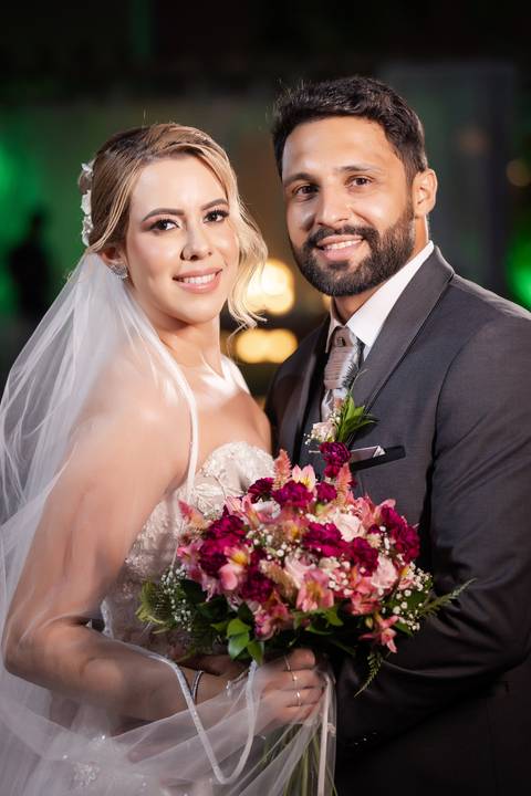 casar-noiva-vestido-make-cabelo-maquiagem-buque-madrinha-brinde-fotografo-fotos-fotografias-buque-aliança-civil-igreja-chacara-buffet-dança-banda-dj-por-do-sol-dama-drone-uberlandia-minas-gerais-amor-love-momento-unico-video-filmagem-mae-pai-filho-veio-oi'