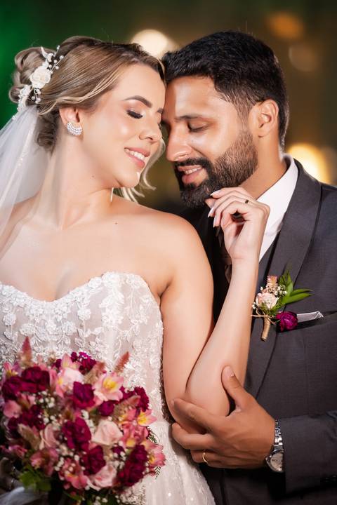 casar-noiva-vestido-make-cabelo-maquiagem-buque-madrinha-brinde-fotografo-fotos-fotografias-buque-aliança-civil-igreja-chacara-buffet-dança-banda-dj-por-do-sol-dama-drone-uberlandia-minas-gerais-amor-love-momento-unico-video-filmagem-mae-pai-filho-veio-oi'