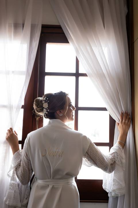 casar-noiva-vestido-make-cabelo-maquiagem-buque-madrinha-brinde-fotografo-fotos-fotografias-buque-aliança-civil-igreja-chacara-buffet-dança-banda-dj-por-do-sol-dama-drone-uberlandia-minas-gerais-amor-love-momento-unico-video-filmagem-mae-pai-filho-veio-oi'