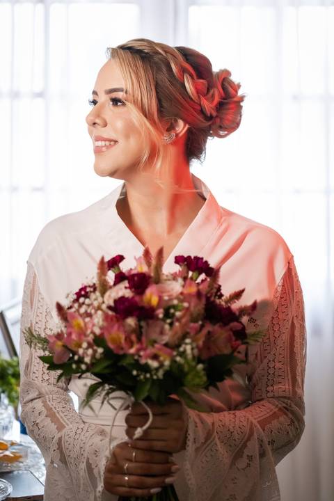 casar-noiva-vestido-make-cabelo-maquiagem-buque-madrinha-brinde-fotografo-fotos-fotografias-buque-aliança-civil-igreja-chacara-buffet-dança-banda-dj-por-do-sol-dama-drone-uberlandia-minas-gerais-amor-love-momento-unico-video-filmagem-mae-pai-filho-veio-oi'