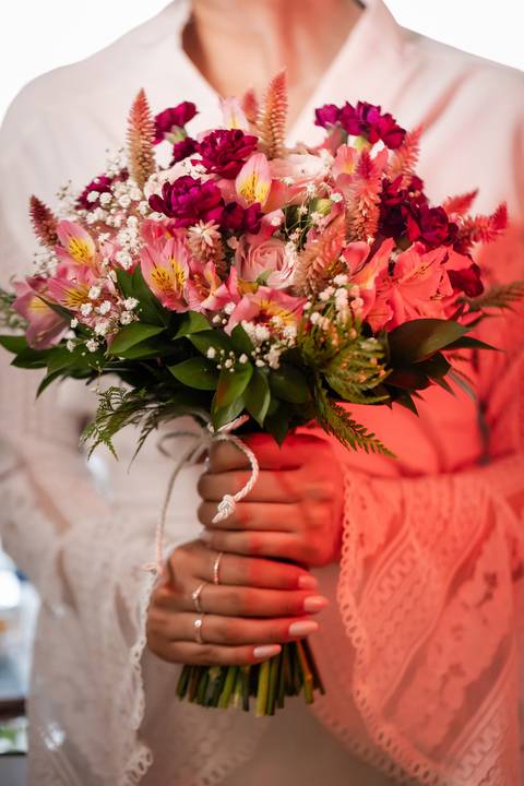 casar-noiva-vestido-make-cabelo-maquiagem-buque-madrinha-brinde-fotografo-fotos-fotografias-buque-aliança-civil-igreja-chacara-buffet-dança-banda-dj-por-do-sol-dama-drone-uberlandia-minas-gerais-amor-love-momento-unico-video-filmagem-mae-pai-filho-veio-oi'