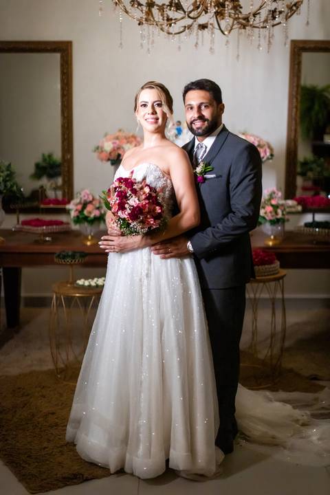 casar-noiva-vestido-make-cabelo-maquiagem-buque-madrinha-brinde-fotografo-fotos-fotografias-buque-aliança-civil-igreja-chacara-buffet-dança-banda-dj-por-do-sol-dama-drone-uberlandia-minas-gerais-amor-love-momento-unico-video-filmagem-mae-pai-filho-veio-oi'