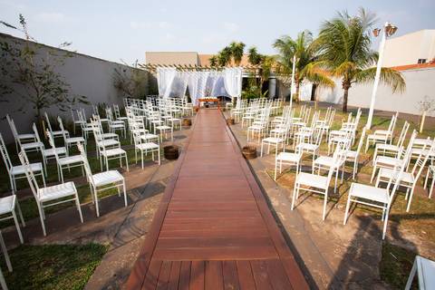 casar-noiva-vestido-make-cabelo-maquiagem-buque-madrinha-brinde-fotografo-fotos-fotografias-buque-aliança-civil-igreja-chacara-buffet-dança-banda-dj-por-do-sol-dama-drone-uberlandia-minas-gerais-amor-love-momento-unico-video-filmagem-mae-pai-filho-veio-oi'