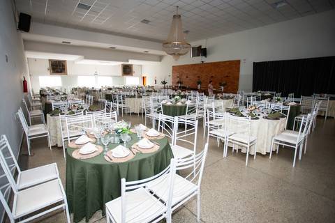 casar-noiva-vestido-make-cabelo-maquiagem-buque-madrinha-brinde-fotografo-fotos-fotografias-buque-aliança-civil-igreja-chacara-buffet-dança-banda-dj-por-do-sol-dama-drone-uberlandia-minas-gerais-amor-love-momento-unico-video-filmagem-mae-pai-filho-veio-oi'
