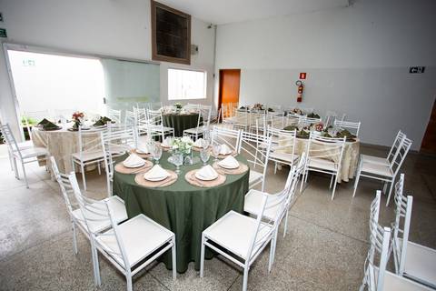 casar-noiva-vestido-make-cabelo-maquiagem-buque-madrinha-brinde-fotografo-fotos-fotografias-buque-aliança-civil-igreja-chacara-buffet-dança-banda-dj-por-do-sol-dama-drone-uberlandia-minas-gerais-amor-love-momento-unico-video-filmagem-mae-pai-filho-veio-oi'